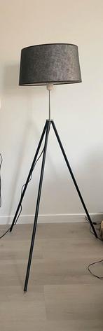 Vloerlamp, 3 poot, Huis en Inrichting, Lampen | Vloerlampen, Ophalen, Zo goed als nieuw, 150 tot 200 cm