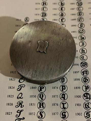 Antiek zilveren doosje: pepermuntdoosje/ pillendoosje 1851 beschikbaar voor biedingen