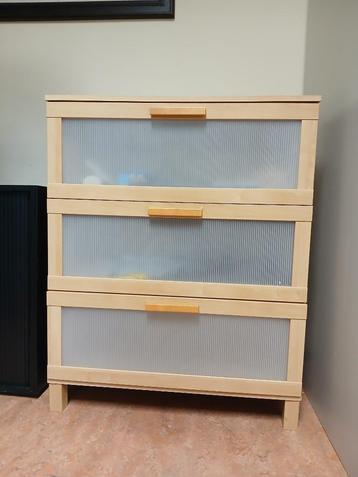Ladekast 3 lades eikenfineer, 100Hx80Bx40D met semidoorzicht beschikbaar voor biedingen