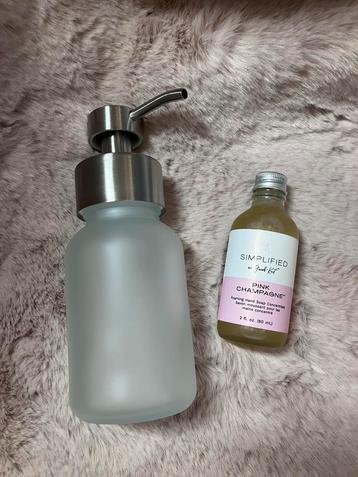 Young Living Simplified Pink Champagne foaming hand soap  beschikbaar voor biedingen