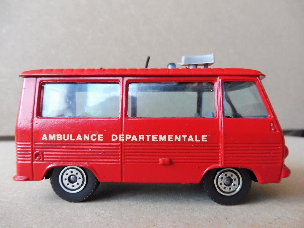 Peugeot J7, brandweer, Ophalen of Verzenden, Zo goed als nieuw, Auto, Solido