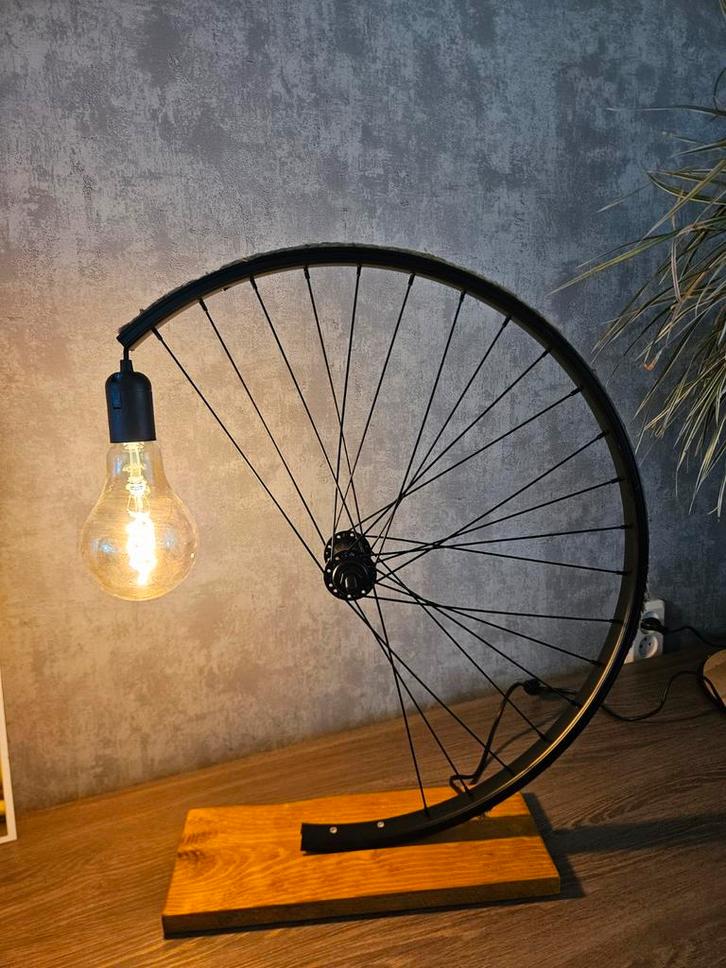 Fietswiel Lamp - Uniek Design, Huis en Inrichting, Lampen | Hanglampen, Zo goed als nieuw, 50 tot 75 cm, Hout, Metaal, Ophalen of Verzenden