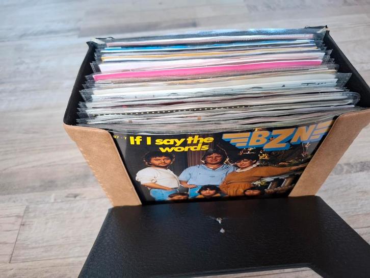 Opberbak/koffer met vinyl singles, Cd's en Dvd's, Vinyl Singles, Gebruikt, Pop, Ophalen of Verzenden