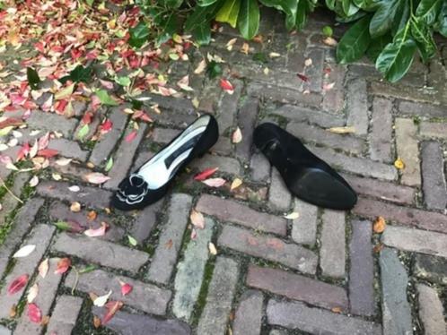 GRATIS VERZENDEN LUXE ZWARTE LEREN PETER KAISER PUMPS 41, Kleding | Dames, Schoenen, Zo goed als nieuw, Schoenen met lage hakken