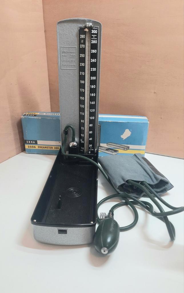 Erka 300 bloeddrukmeter werkend met kwik,lees beschrijving, Diversen, Verpleegmiddelen, Ophalen of Verzenden