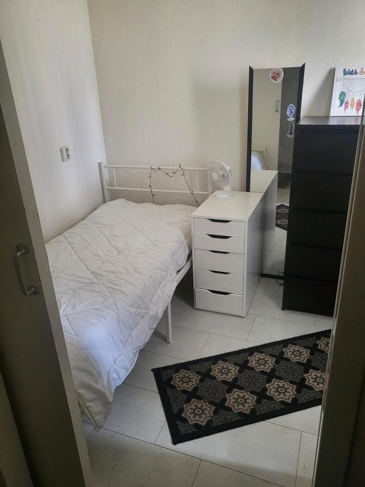Room for rent in Rotterdam, Huizen en Kamers, Kamers te huur, Rotterdam