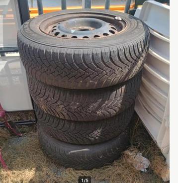 4 winterbanden op stalen velg - autobanden samen 45 euro beschikbaar voor biedingen