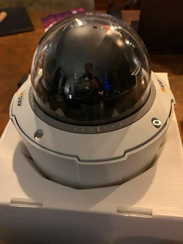 Axis Q6044-E Buitencamera beschikbaar voor biedingen