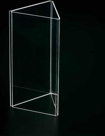 Pyramide/driehoek A4 - plexi - 10 x 21 Porte-menu en plexi beschikbaar voor biedingen