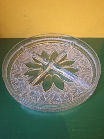 Vier-vaks presenteerschaal van zwaar kristal beschikbaar voor biedingen