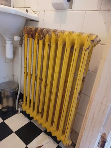 Gietijzeren vintage kolomradiator 54x6x70, plm. 400watt beschikbaar voor biedingen