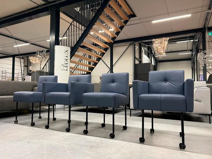 4 Nieuw Gelderland 7714 Eetkamerstoel blauw leer wiel stoel, Huis en Inrichting, Stoelen, Nieuw, Vier, Leer, Blauw, Ophalen of Verzenden