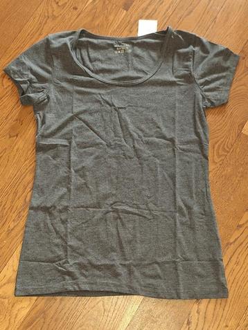 Dames t-shirt antraciet, maat L beschikbaar voor biedingen