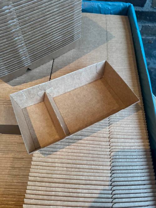 Partij frietbakjes - 385 stuks - A20 - snack bak - Karton, Diversen, Papierwaren, Nieuw, Ophalen of Verzenden