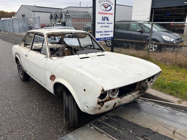 Fiat 124 sport coupe, Auto's, Oldtimers, Bedrijf, Lichtmetalen velgen, Open dak, Fiat, Benzine, Coupé, Handgeschakeld, Wit, Zwart