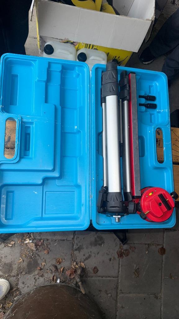 Laser 670 Kinzo lasernivelleerinstrument waterpas statief, Doe-het-zelf en Verbouw, Meetapparatuur, Zo goed als nieuw, Overige meters
