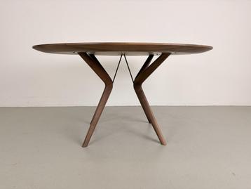 Atrisan Lakri eetkamertafel 140, Europees walnoot beschikbaar voor biedingen