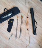 Recurve boog +pijlen +Pijlenkoker +tas en twee pezen, Ophalen of Verzenden, Zo goed als nieuw, Recurveboog