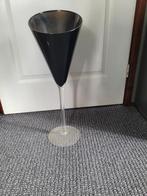 Elegante zwarte vaas in martini glas design, Zwart, Ophalen of Verzenden, 75 cm of meer, Glas