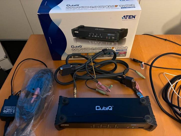 Aten CS1764a kvm switch, Computers en Software, Dockingstations, Zo goed als nieuw, Docking station, Laptop, Ophalen of Verzenden