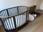 Stokke sleepi Mini + uitbreidingsset ledikant HAZY GREY, Ophalen, Zo goed als nieuw, Ledikant