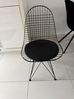 2 zwarte draad/stalen stoelen, Huis en Inrichting, Stoelen, Ophalen, Zo goed als nieuw, Zwart, Twee