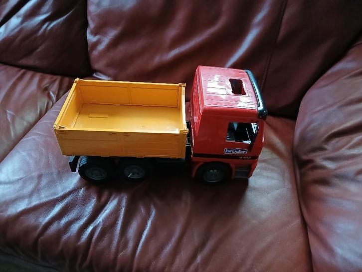 Bruder vrachtauto vrachtwagen kiepauto, Kinderen en Baby's, Speelgoed | Speelgoedvoertuigen, Zo goed als nieuw, Ophalen of Verzenden