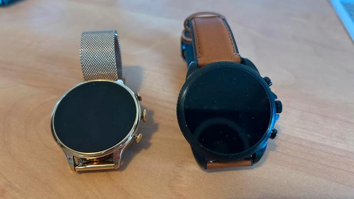 Fossil Gen 6 Smartwatch - Dames & Heren, Sieraden, Tassen en Uiterlijk, Smartwatches, Zo goed als nieuw, Android, Zilver, Afstand