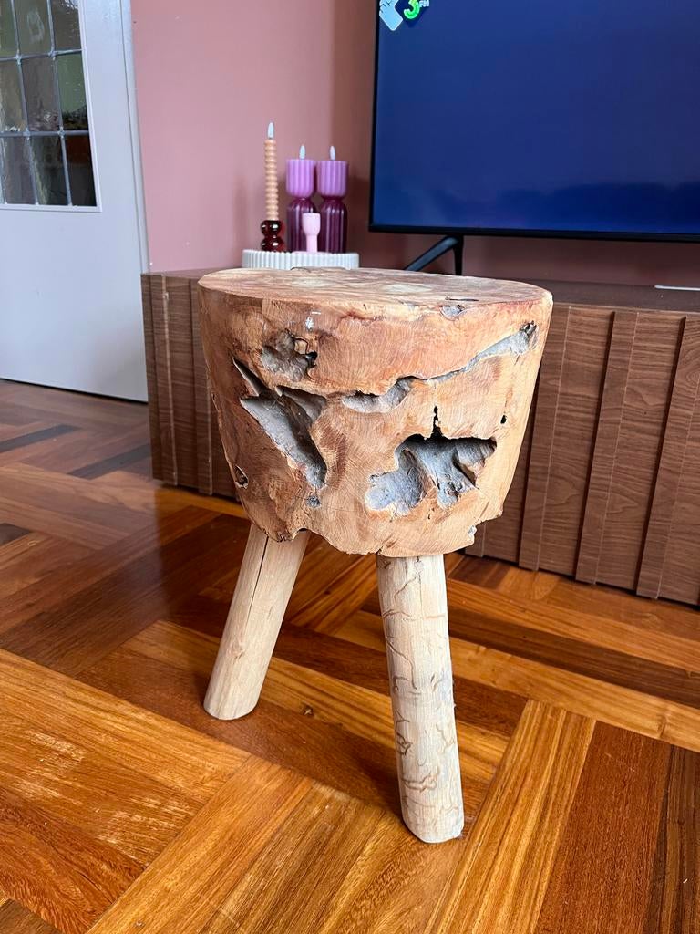 Boomstam krukje/ bijzettafeltje, Huis en Inrichting, Tafels | Bijzettafels, Minder dan 55 cm, Rond, Zo goed als nieuw, Hout