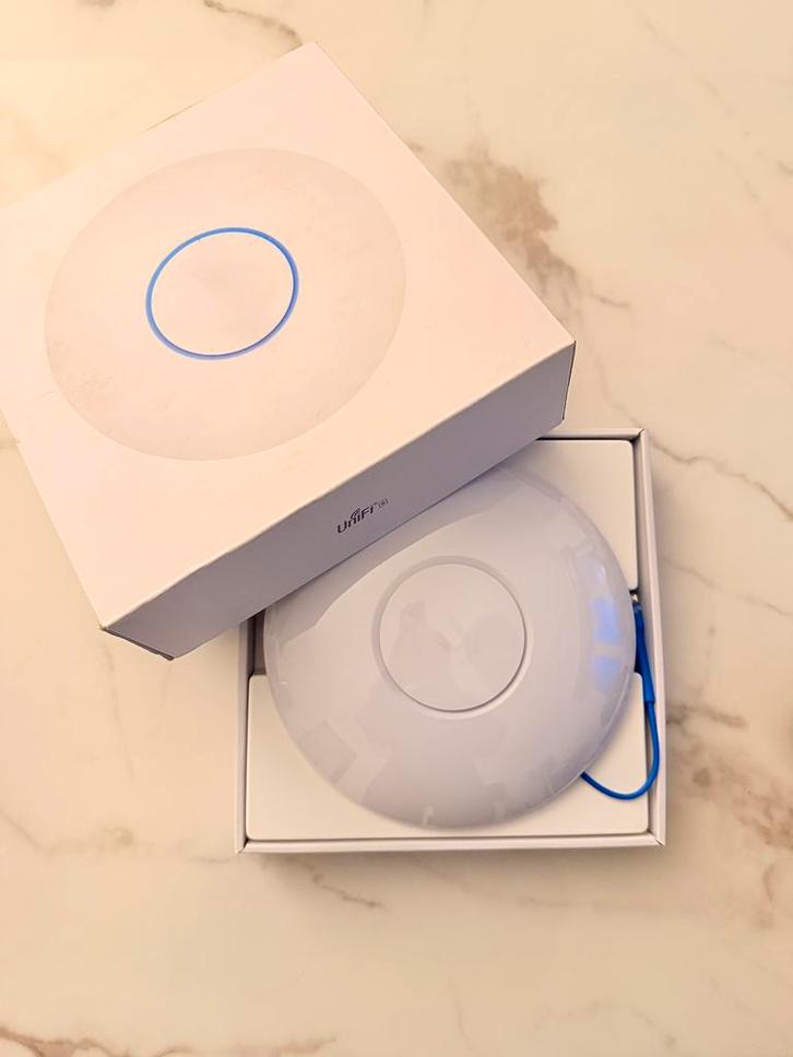 Ubiquiti UniFi 6 Pro (U6-Pro) NIEUW in doos, Computers en Software, Accesspoints, Zo goed als nieuw, Ophalen