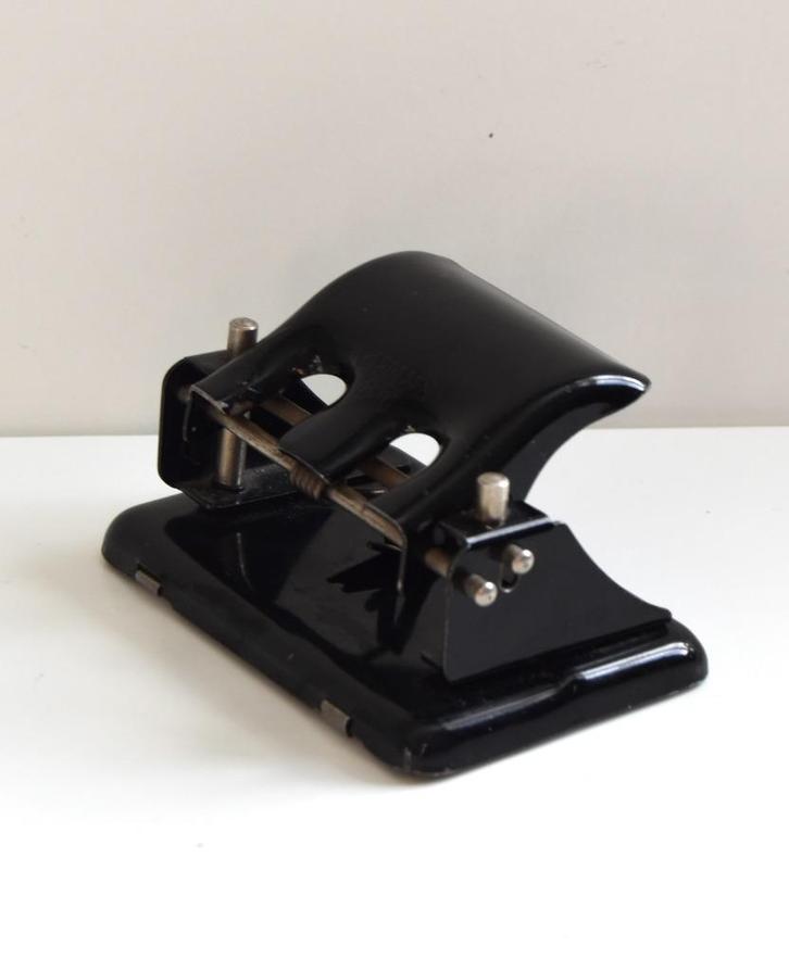 Oude, zwarte Herdegen 830 perforator in erg goede staat, Diversen, Bureau-accessoires, Gebruikt, Ophalen of Verzenden