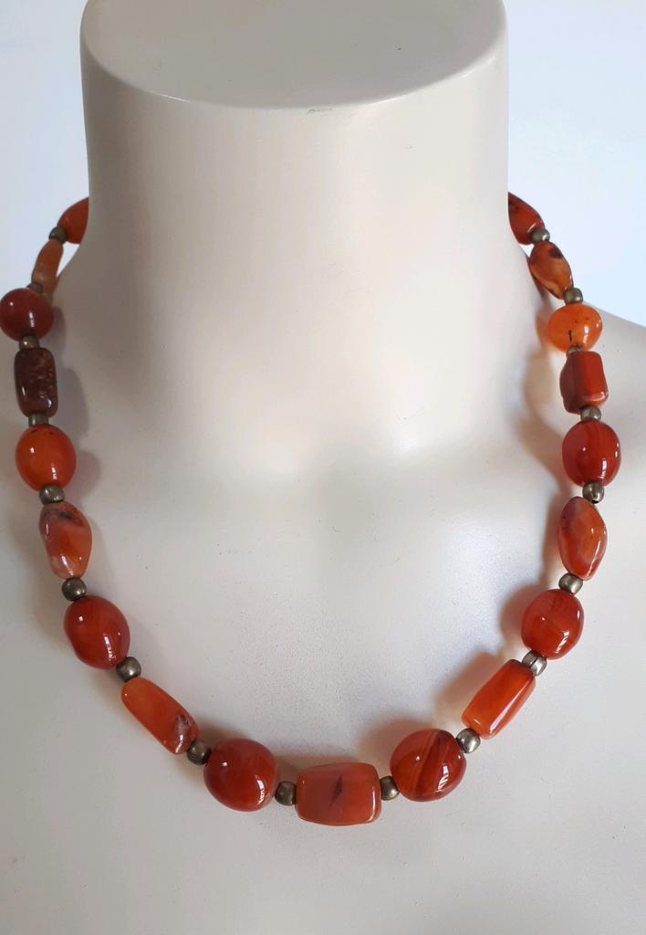 Oud collier met Cornalijn, Lengte: 49 cm., Sieraden, Tassen en Uiterlijk, Antieke sieraden, Ketting, Overige materialen, Met edelsteen