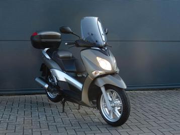 YAMAHA X CITY 250 xmax 2012 ZGAN zeer netjes nieuwe banden  beschikbaar voor biedingen