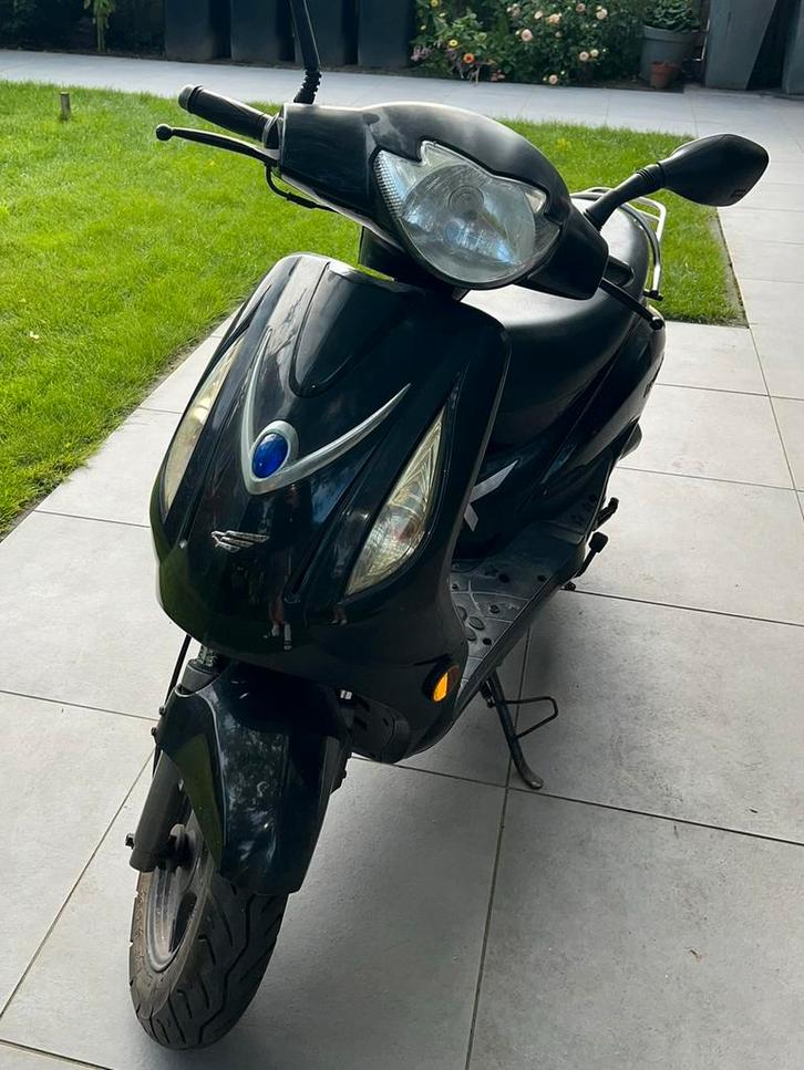 BTC Livorno 50cc 4takt snorscooter, Fietsen en Brommers, Scooters | SYM, Zo goed als nieuw, Overige modellen, Maximaal 25 km/u