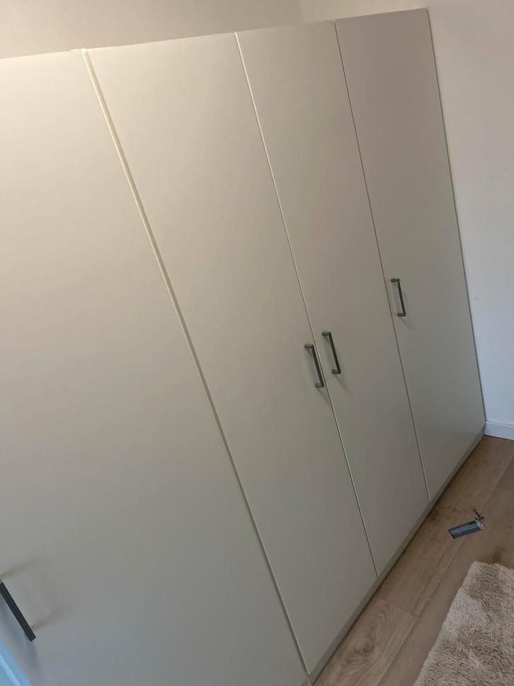 Witte kledingkast met deuren, Huis en Inrichting, Kasten | Kledingkasten, Gebruikt, 150 tot 200 cm, 150 tot 200 cm, 50 tot 75 cm