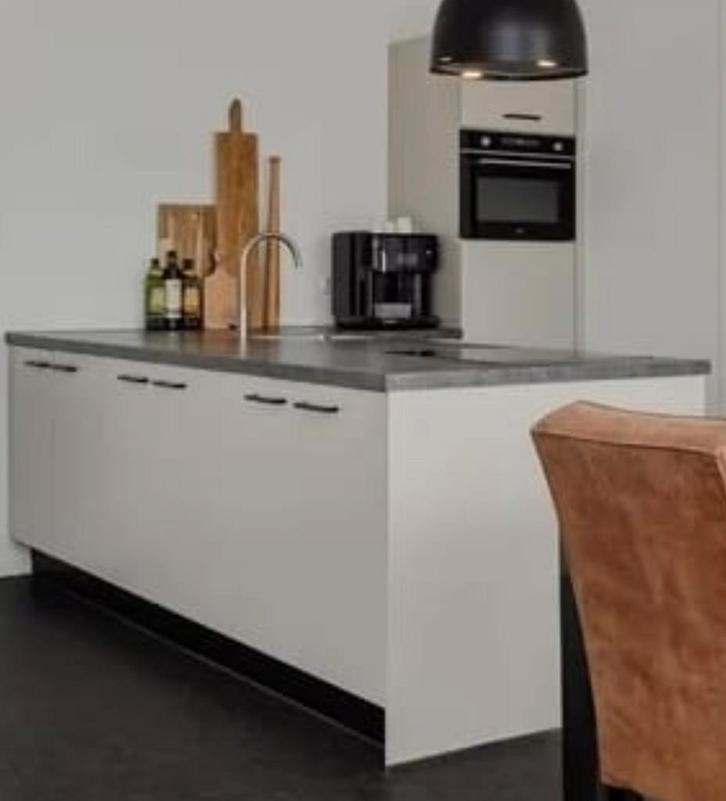 Zgan. Blum keuken met kookeiland in L-vorm incl.apparatuur!!, Huis en Inrichting, Keuken | Complete keukens, Zo goed als nieuw