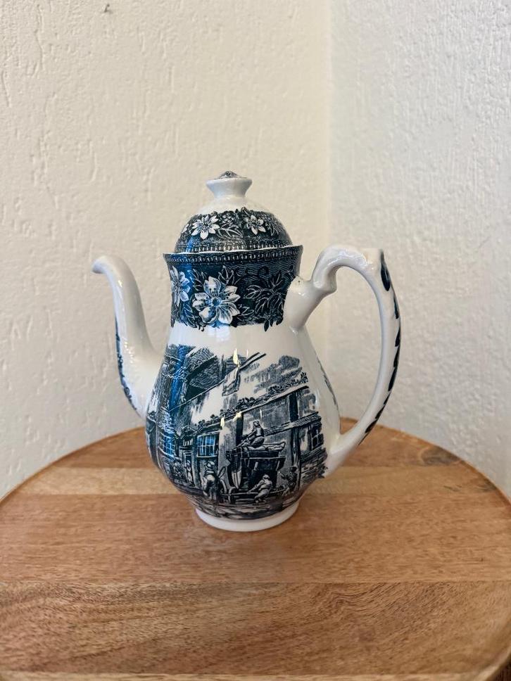 Royal Tudor Ware "Coaching Taverns" theepot, Huis en Inrichting, Keuken | Servies, Zo goed als nieuw, Overige typen, Overige stijlen