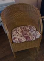Vintage rieten stoel met kussen, Huis en Inrichting, Stoelen, Ophalen, Gebruikt, Bruin, Vintage