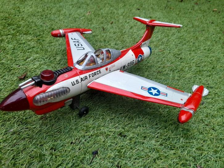 Vintage Blikken Vliegtuig US Air Force Nomura, Antiek en Kunst, Antiek | Speelgoed, Ophalen of Verzenden