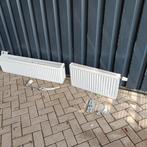 1mooie radiator compleet met thermostaat kraan en haken, Ophalen, Zo goed als nieuw, 800 watt of meer, Radiator