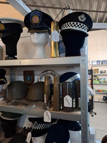  leger en politie Baret, Helm, Brandweerhelm, militaria beschikbaar voor biedingen