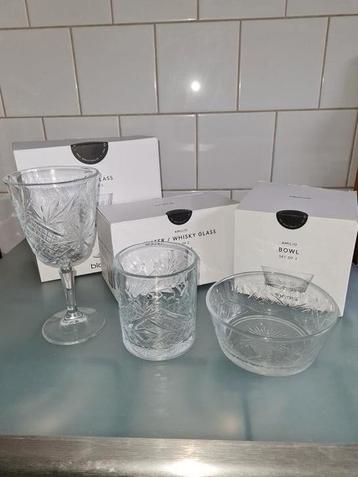 Blomus wijnglazen, waterglazen en bowl beschikbaar voor biedingen