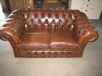 Vintage tweezits chesterfield bank beschikbaar voor biedingen