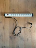 Duwi stekkerdoos, Ophalen, Gebruikt, Apparatuur