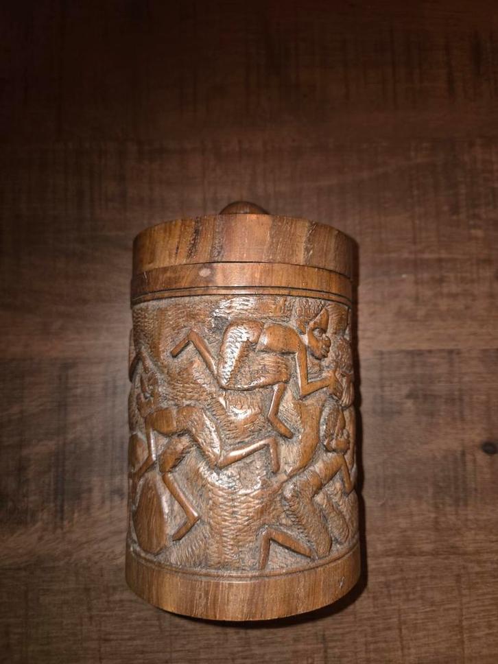 Houten Doosje met Deksel - Handgesneden Afrikaanse Motieven, Antiek en Kunst, Kunst | Beelden en Houtsnijwerken, Ophalen of Verzenden