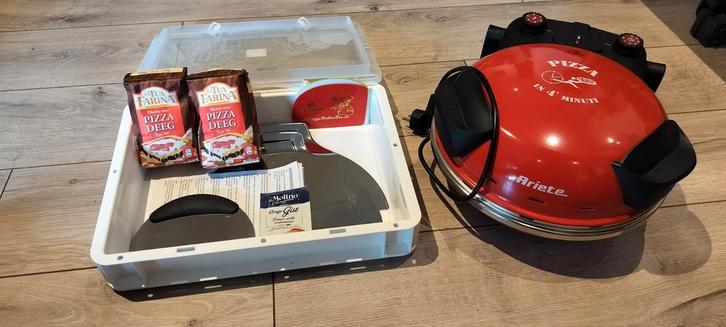 Ariete pizzaoven + deegbox + toebehoren, Huis en Inrichting, Keuken | Keukenbenodigdheden, Zo goed als nieuw, Ophalen of Verzenden