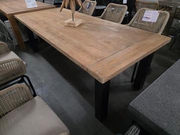 Eettafel van teakhout/aluminium 240 cm beschikbaar voor biedingen