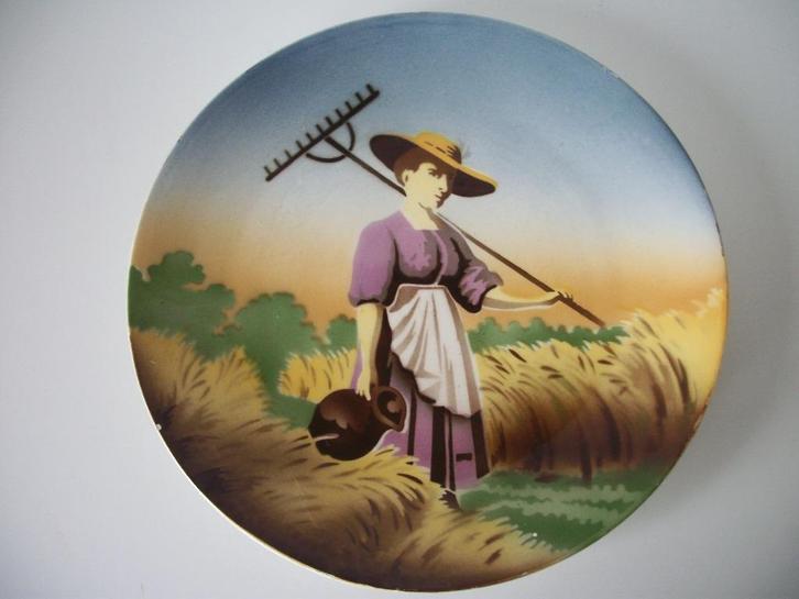 Wandbord Villeroy & Boch - Boerin met hoed - 23 cm - netjes, Antiek en Kunst, Antiek | Wandborden en Tegels, Ophalen of Verzenden