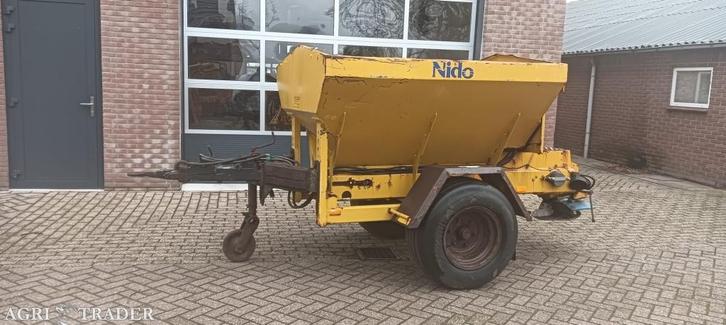 Zoutstrooier Nido 2m3, Zakelijke goederen, Machines en Bouw | Onderhoud en Reiniging, Ophalen of Verzenden