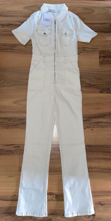 Superleuke Stradivarius witte denim jumpsuit / spijkerpak beschikbaar voor biedingen